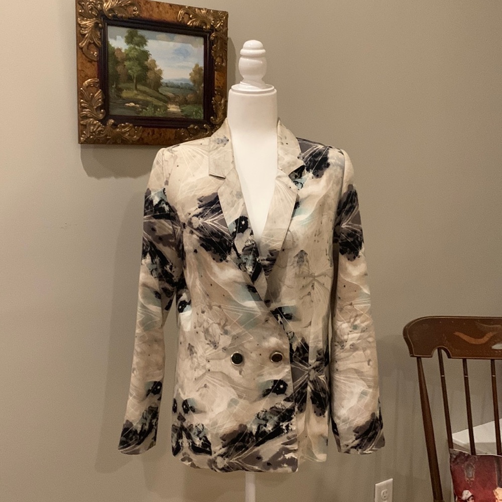 Blazer. Lightweight. Size US 6-10